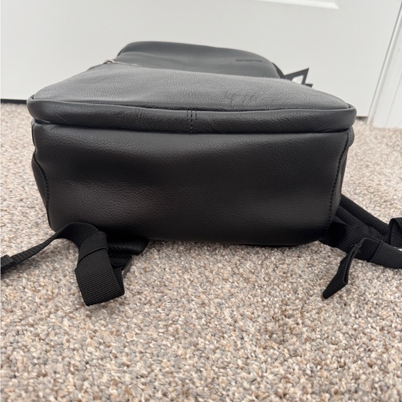 NWT Samsonite classic leather slim backpack - black - Picture 7 of 11